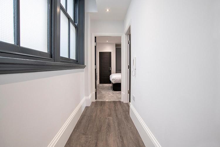 Cavern Quarter By The Castle Collection *